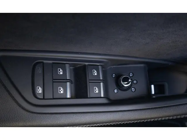 Audi A4 Avant 45 TFSI quattro edition one 2020 Benzine 27