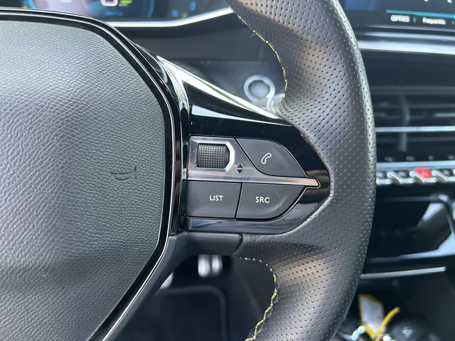 Peugeot e-2008 EV GT 2022 Elektrisch 26