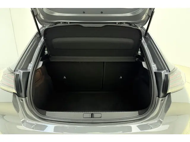 Peugeot 208 1.2 PureTech 100 Allure 2024 Benzine 3