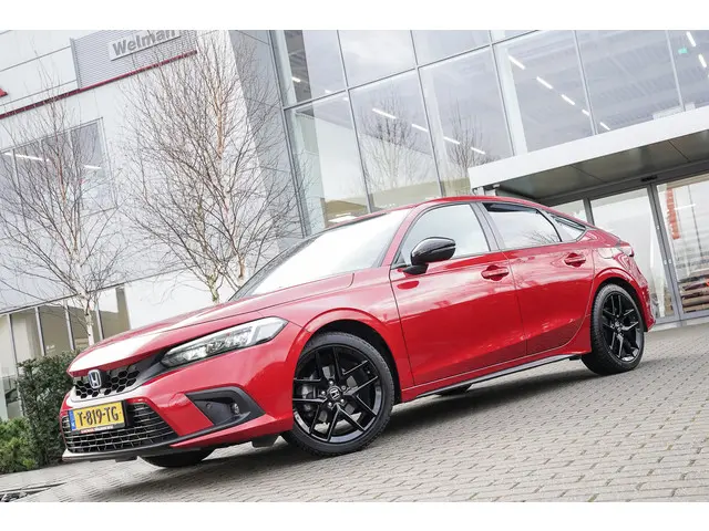 Honda Civic 2.0i e:HEV SPORT 2023 Hybride Benzine 26