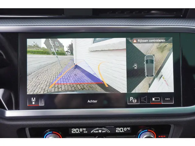Audi Q3 45 TFSI e S edition 2021 Hybride Benzine 13