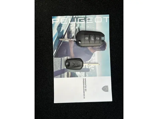 Peugeot 208 1.2 PureTech Allure 2022 Benzine 16