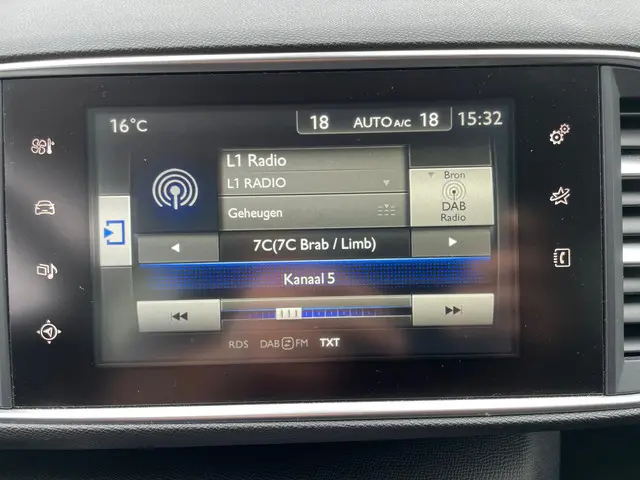 Peugeot 308 1.2 PureTech Style AUTOMAAT 2015 Benzine 19