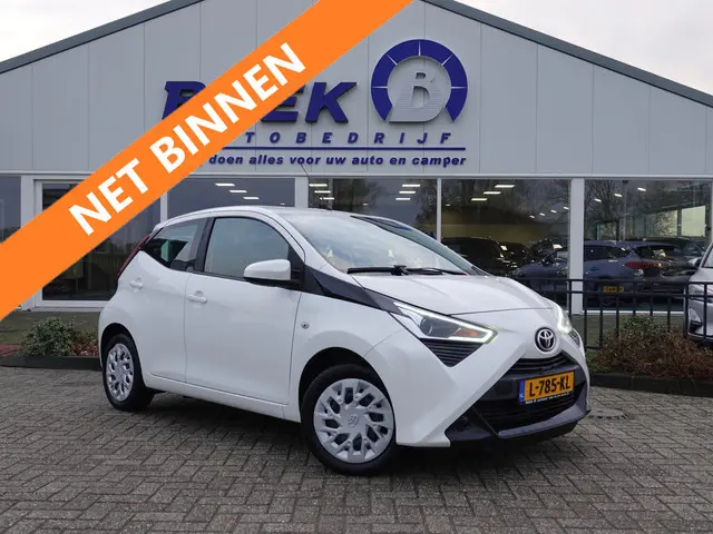 Toyota Aygo 1.0 VVT-i x-play 2021 Benzine 1
