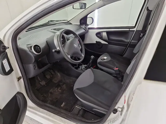 Peugeot 107 1.0 Access Accent 2013 Benzine 14