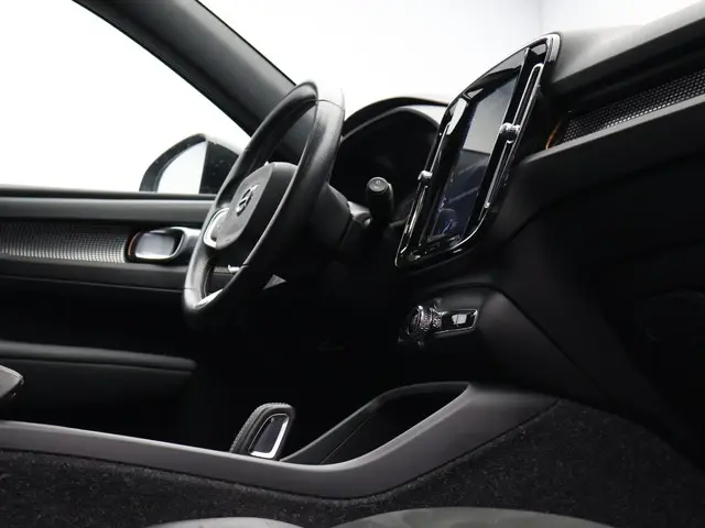Volvo XC40 2.0 T4 R-Design 2019 Benzine 11