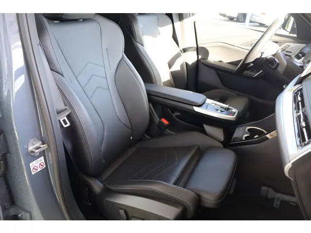 BMW X1 xDrive30e 2023 Hybride Benzine 6