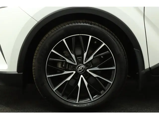 Toyota C-HR 1.8 Hybrid Dynamic 2017 Hybride Benzine 37
