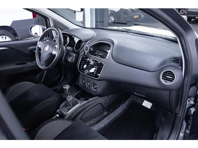 Fiat Punto Evo 1.2 Street 2015 Benzine 28