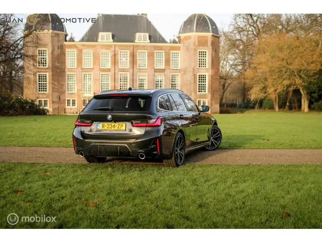 BMW 3 Serie Touring 320i | NAP | M sport | 2023 Benzine 6