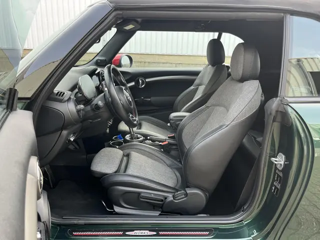 MINI Cooper Cabrio 2.0 John Works Chili 2017 Benzine 18