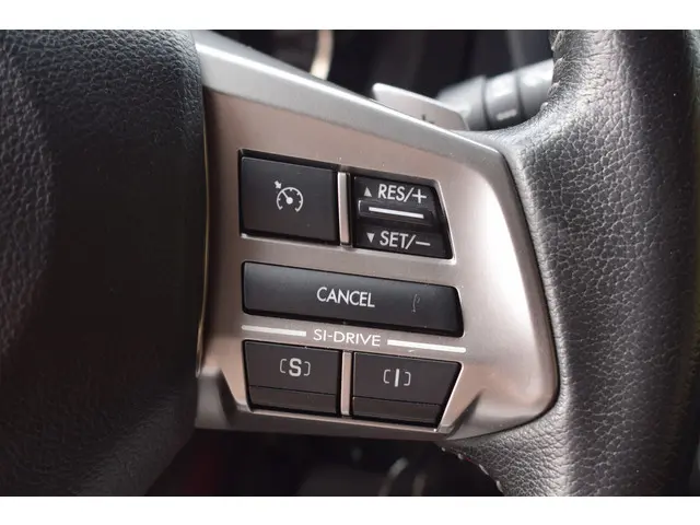 Subaru Forester 2.0 Luxury 2014 Benzine 16