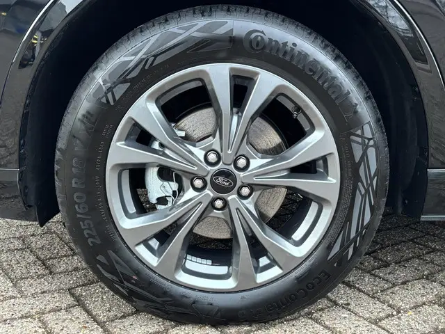 Ford Kuga 2.5 PHEV ST-Line 2024 Hybride Benzine 9