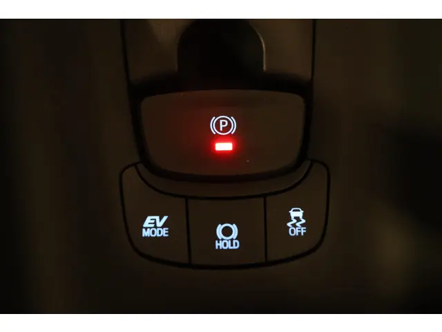 Toyota C-HR 1.8 Hybrid Active, 2022 Hybride Benzine 31