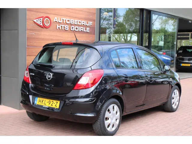 Opel Corsa 1.2-16V Berlin 2014 Benzine 4