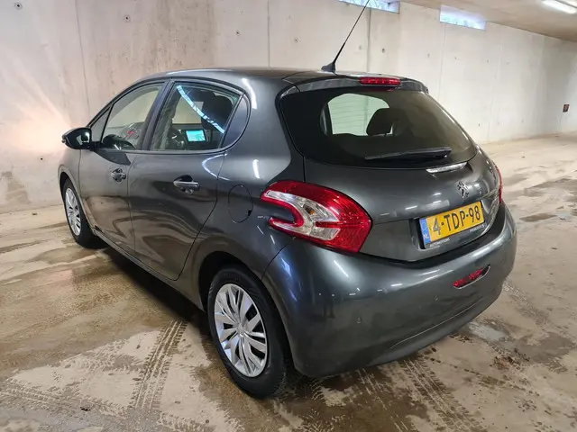 Peugeot 208 1.2 VTi Envy 2014 Benzine 10