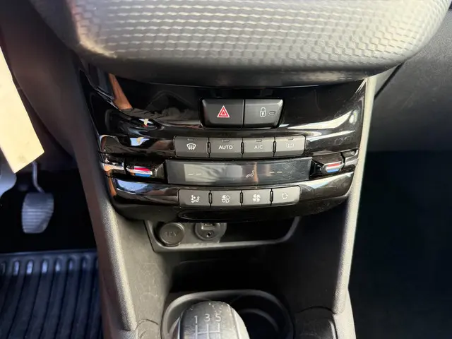 Peugeot 208 1.2 PureTech Allure 2016 Benzine 17