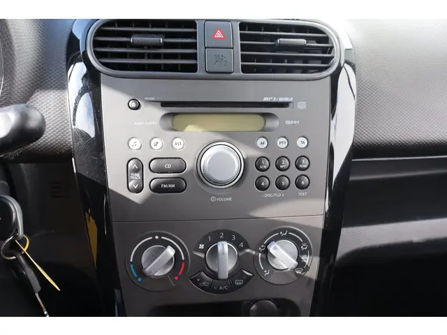 Suzuki Splash 1.0 VVT Comfort EASSS|Airco| 2014 Benzine 5