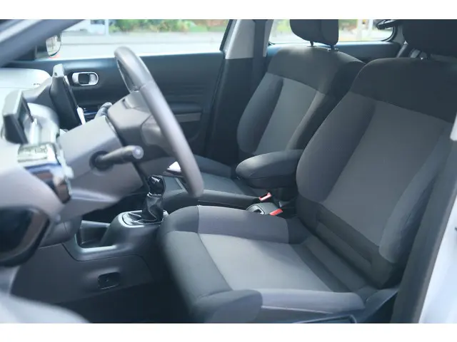 Citroën C4 Cactus PT 82 Business 2015 Benzine 30