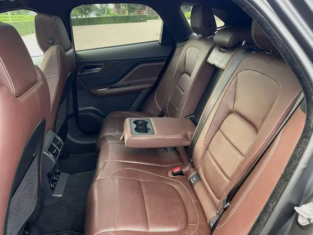 Jaguar F-PACE 3.0 S First Edition AWD 2017 Benzine 8