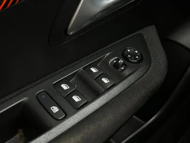 Peugeot 208 1.2 PureTech Allure Pack 2021 Benzine 23