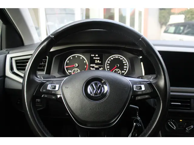 Volkswagen Polo 1.0 TSI Comfortline NAVI,LMV 2018 Benzine 8