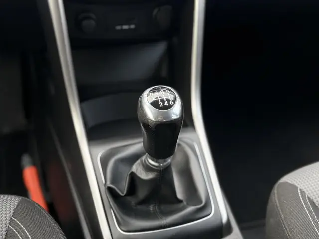 Hyundai i30 1.6 GDI Go! 2015 Benzine 25