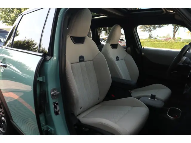 MINI 5-Deurs S 2025 Benzine 15