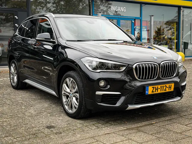 BMW X1 sDrive20i Orange Edition III 2019 Benzine 3