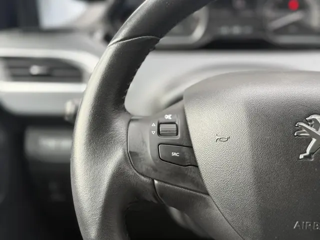 Peugeot 2008 1.2 PureTech Blue Lion 2017 Benzine 21