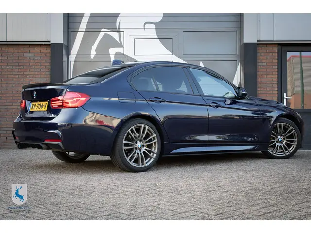 BMW 3 Serie 320i M Sport 2016 Benzine 3