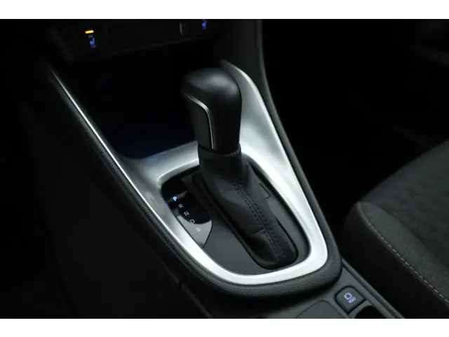 Toyota Yaris 1.5 Hybrid Active 2022 Hybride Benzine 8