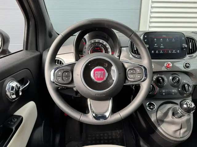 Fiat 500C 1.0 Hybrid Dolcevita 2022 Benzine 11