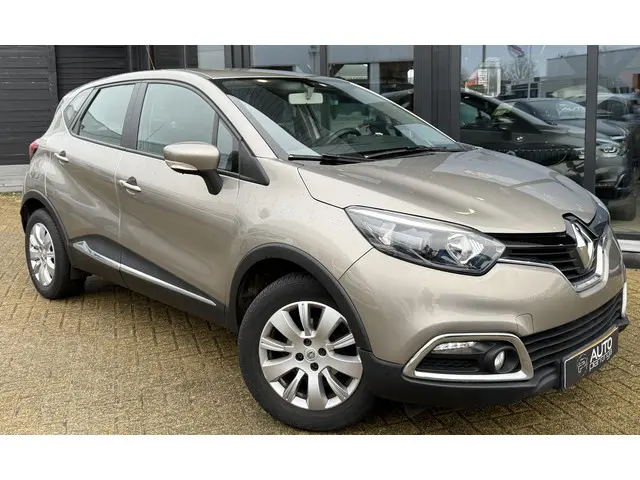Renault Captur 0.9 TCe Expression 2013 Benzine 2