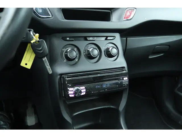 Citroën C3 1.0 VTi ATTRACTION 2014 Benzine 12