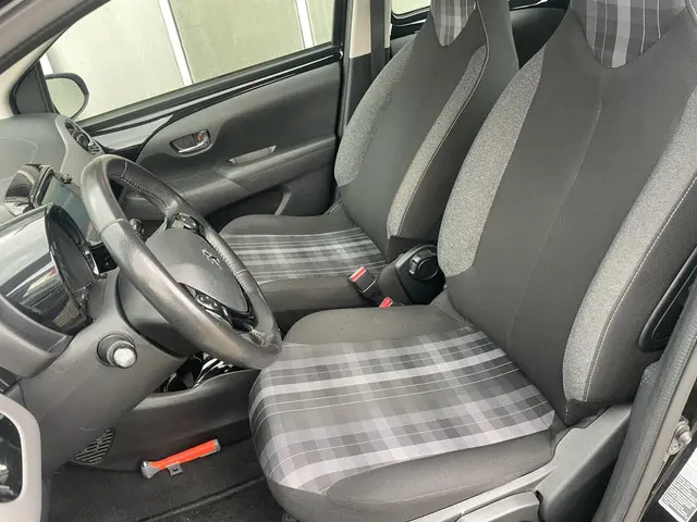 Peugeot 108 1.0 e-VTi Allure / navigatie 2019 Benzine 7