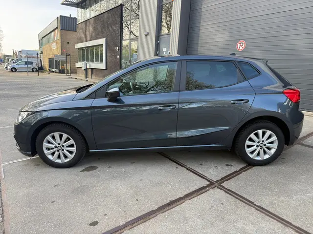 SEAT Ibiza 1.0 TSI Flex 2021 Benzine 6