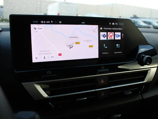 Citroën C4 HYBRID 145 BUSINESS 2025 Hybride Benzine 18