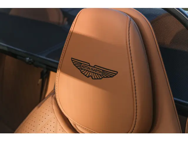 Aston Martin V8 Volante DB12 4.0 2024 Benzine 23