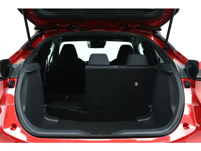 Toyota C-HR 1.8 Hybrid 140 Dynamic 2025 Hybride Benzine 25