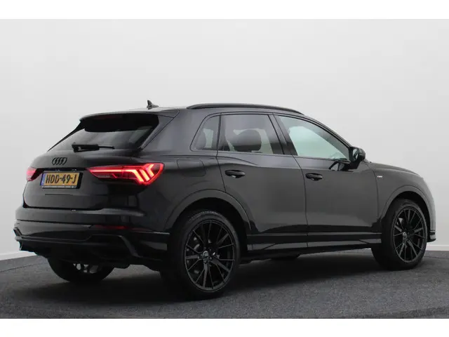 Audi Q3 45 TFSI e S edition 2021 Hybride Benzine 20