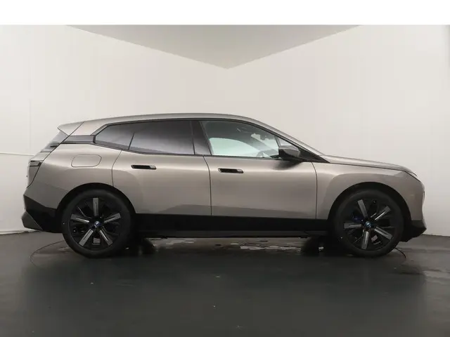BMW iX xDrive40 2026 Elektrisch 8