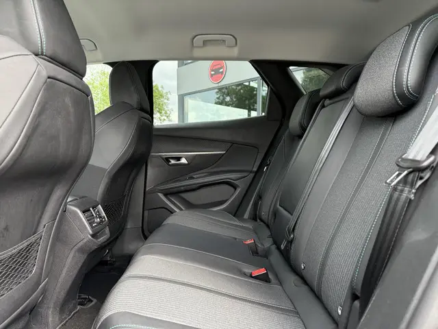Peugeot 3008 1.2 PureTech Aut. 2022 Benzine 14
