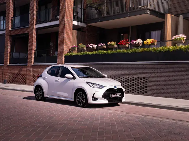 Toyota Yaris 1.5 Hybrid 115 Comfort 2022 Hybride Benzine 4