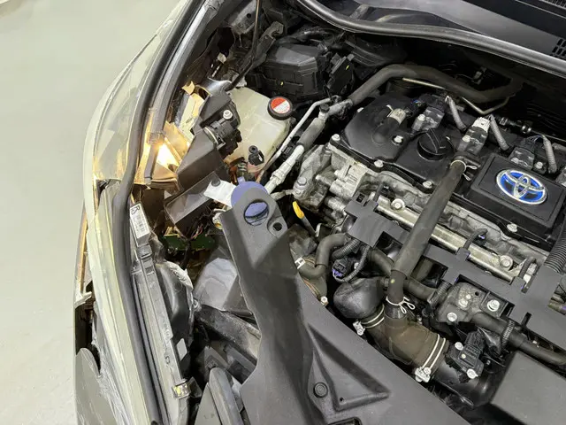 Toyota C-HR CH-R 1.8 Hybrid Executive 2017 Benzine 36