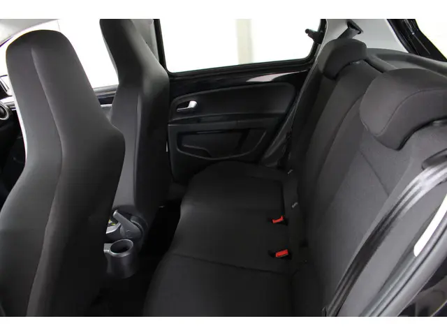 Volkswagen up! 1.0 BMT move up! 2019 Benzine 8