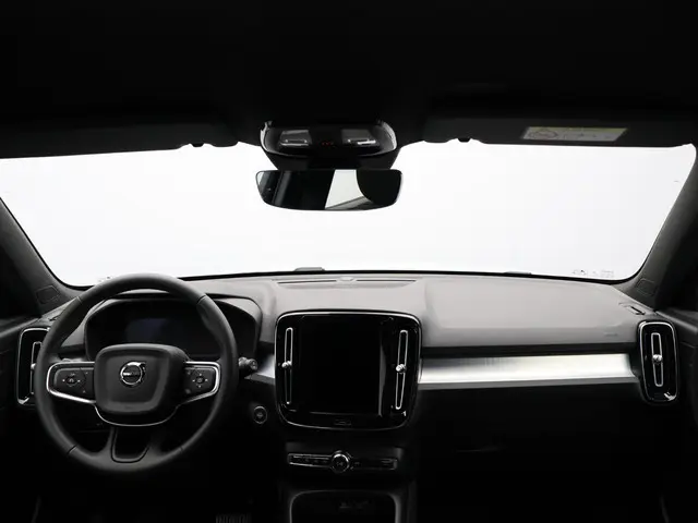 Volvo XC40 2.0 B4 Plus Dark 2025 Benzine 20