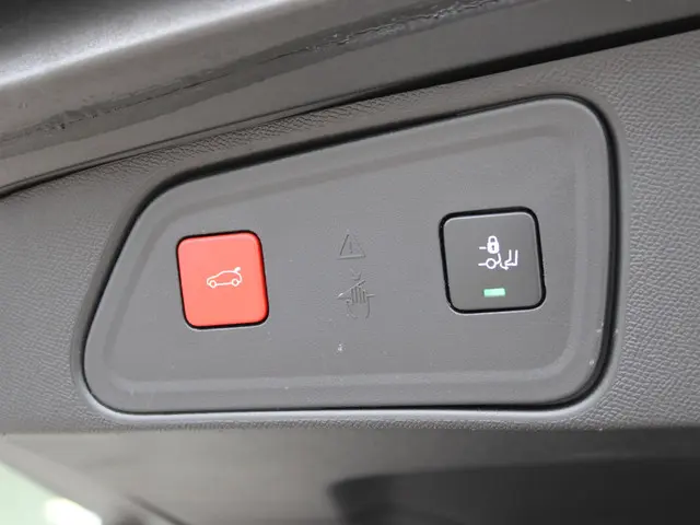 Peugeot 3008 1.6 HYbrid 225 GT 2021 Hybride Benzine 27