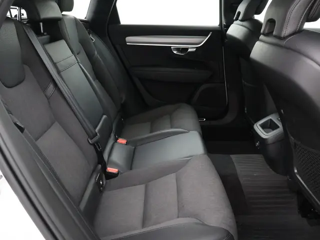 Volvo V90 2.0 T4 190 PK AUT. 2019 Benzine 25