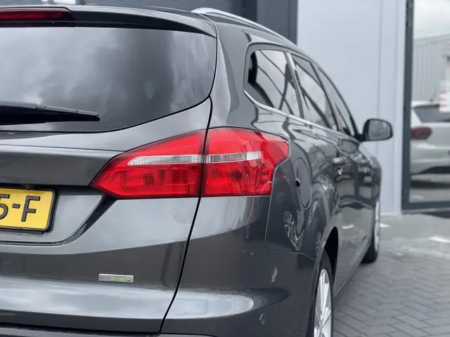 Ford Focus Wagon 1.5 Titanium Edition 2015 Benzine 8